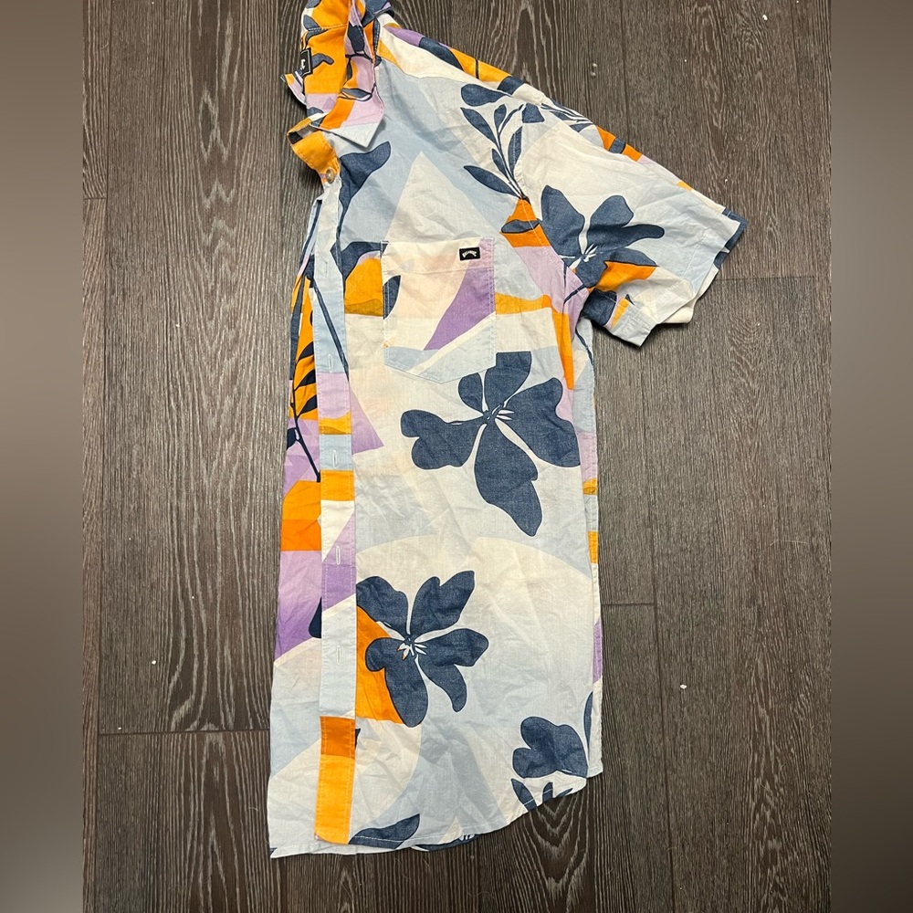 Billabong Men’s button-up shirt